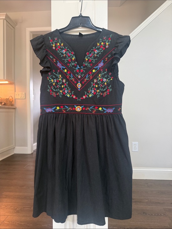 SHEIN Dresses & Skirts - SHEIN Black Dress Embroidered Floral Top XL
